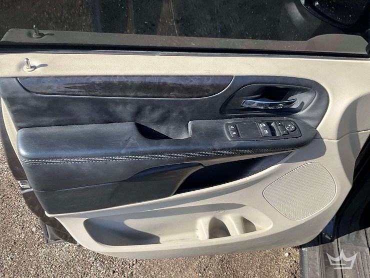 2017-dodge-grand-caravan-image-12