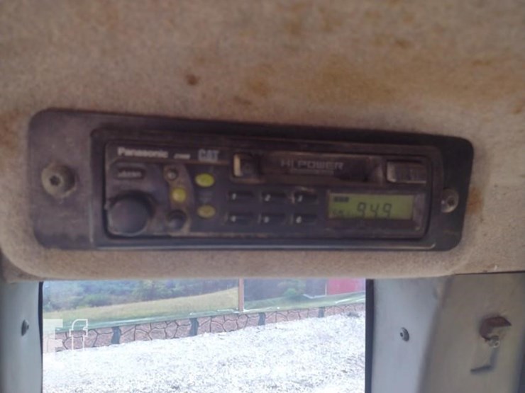 2005-caterpillar-953c-image-11