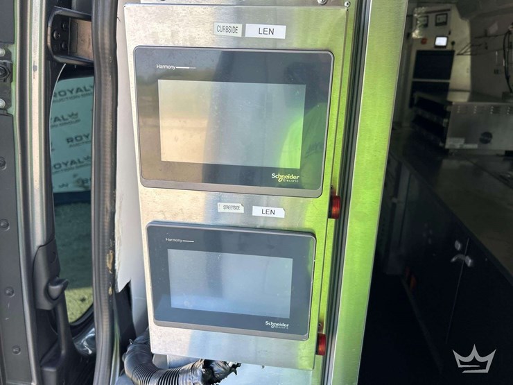 2021-mercedes-benz-sprinter-4500-image-25