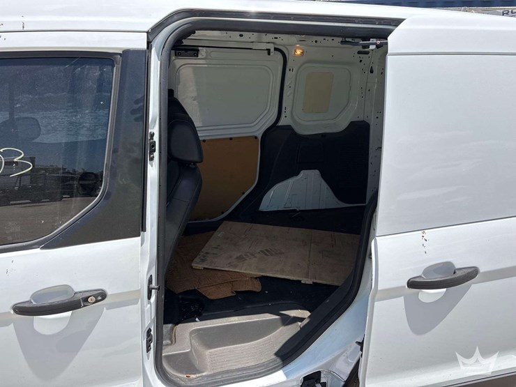 2021-ford-transit-connect-image-18