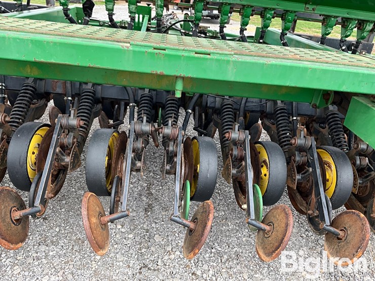 john-deere-750-image-17