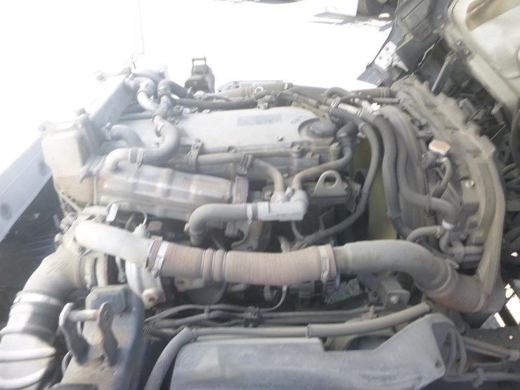 2014-isuzu-nqr-image-20
