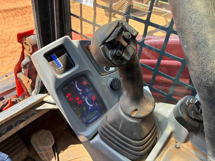 kubota-svl97-2-image-13