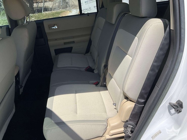 2016-ford-flex-image-21