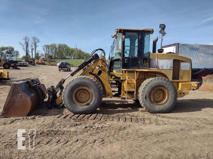 2006-caterpillar-930g-image-1