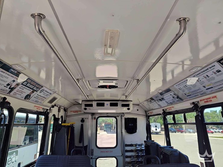 2017-ford-e450-image-35