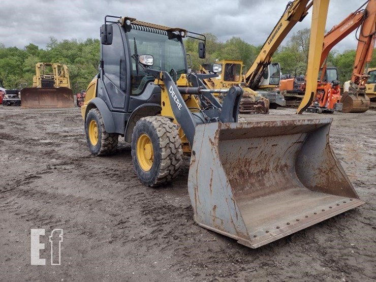deere-204l-image-42