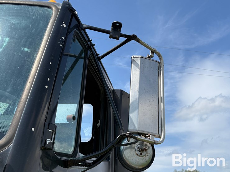 1990-freightliner-fld112-image-18