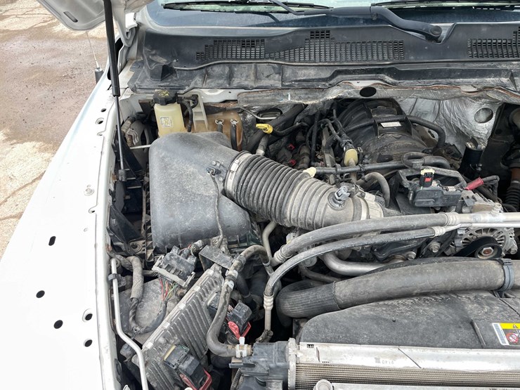 2015-dodge-ram-3500-image-111