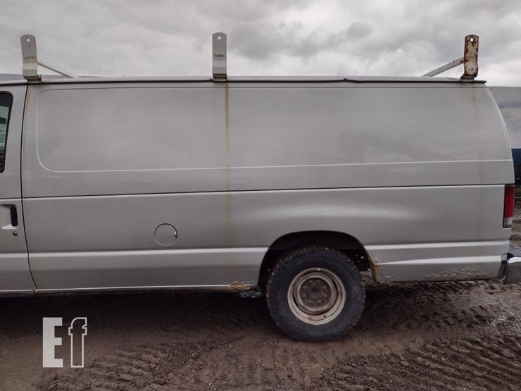 2012-ford-e250-image-13