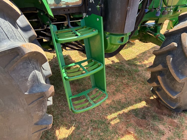 2017-john-deere-6120e-image-7