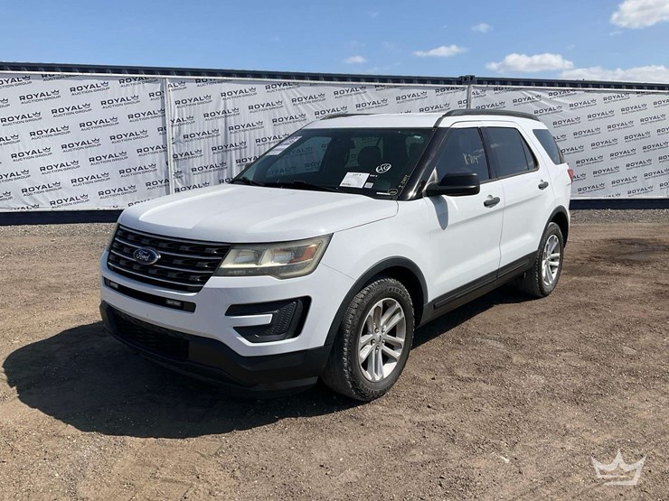 2017-ford-explorer-image-1