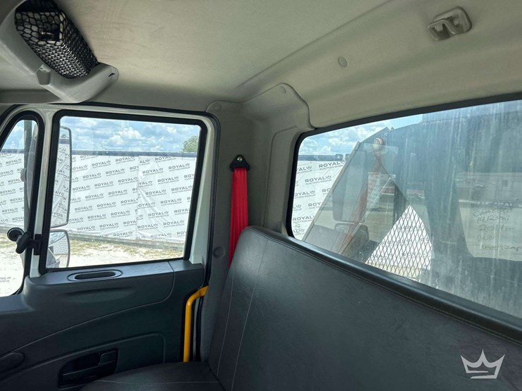 2014-international-durastar-4300-image-18