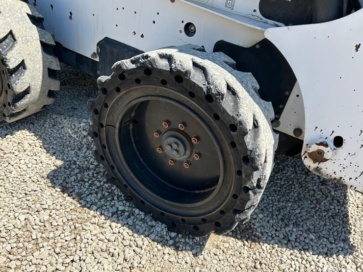 bobcat-s300-image-15