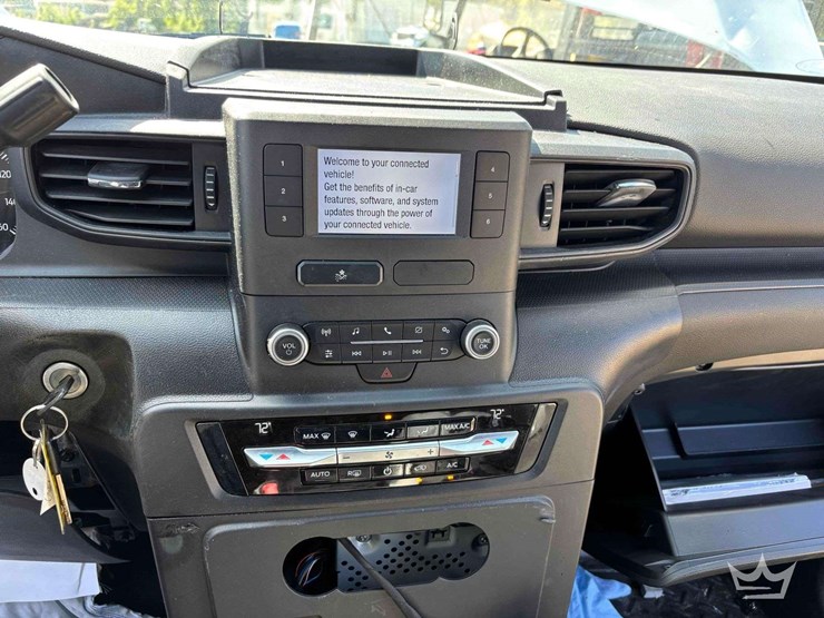 2020-ford-explorer-image-17