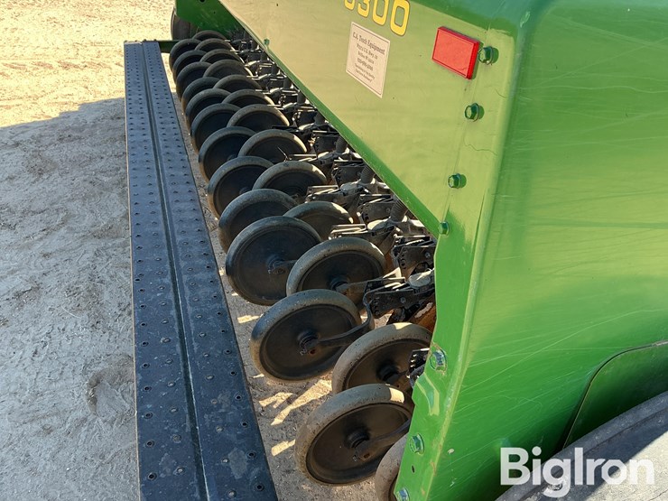 john-deere-8300-image-16