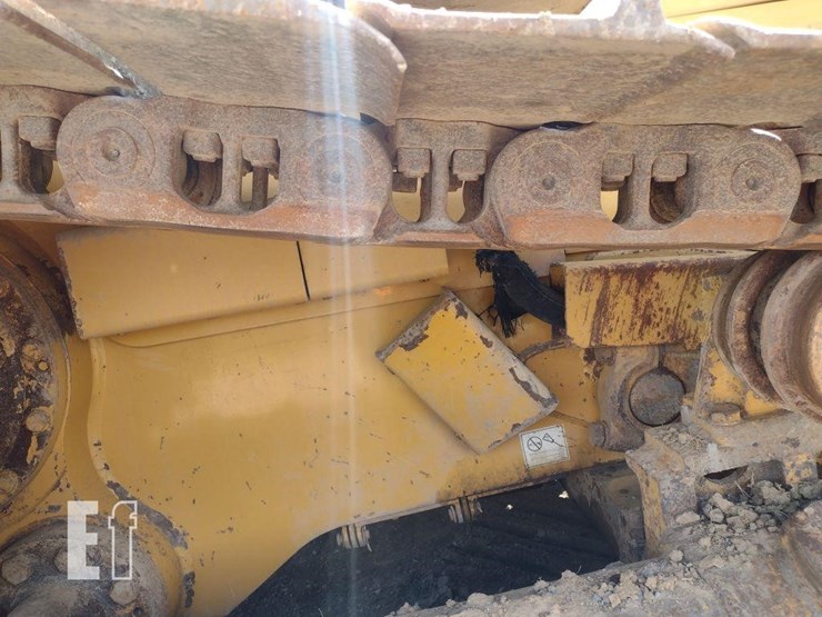 2014-caterpillar-d6t-xw-image-31