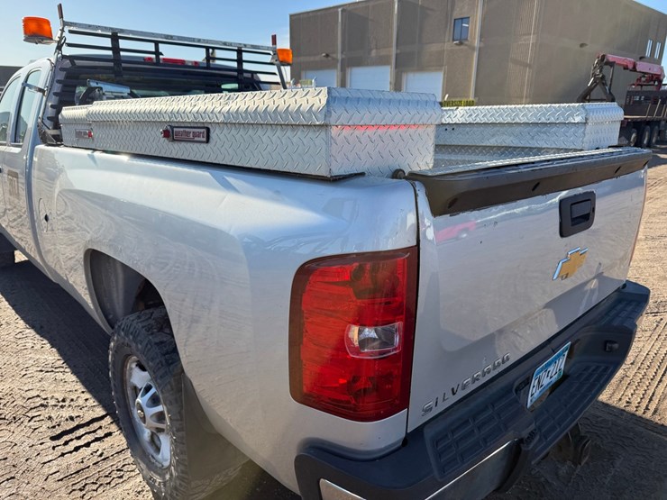 2014-chevrolet-2500-image-25