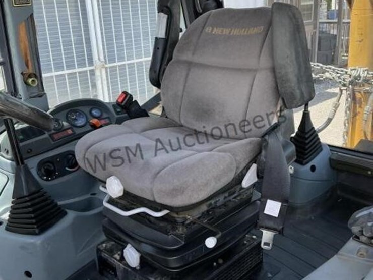 new-holland-555e-image-17