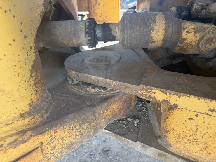 caterpillar-966d-image-37
