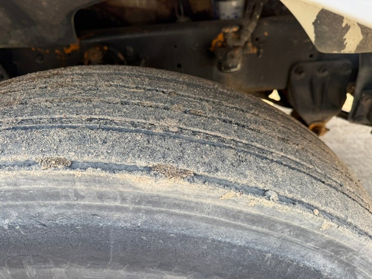 #6396-•-1997-ford-6911l-water-truck-image-65
