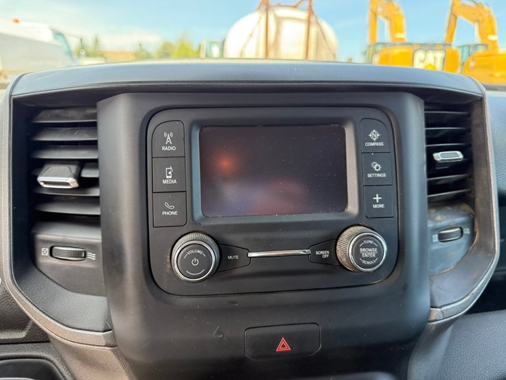 2021-dodge-2500-image-44