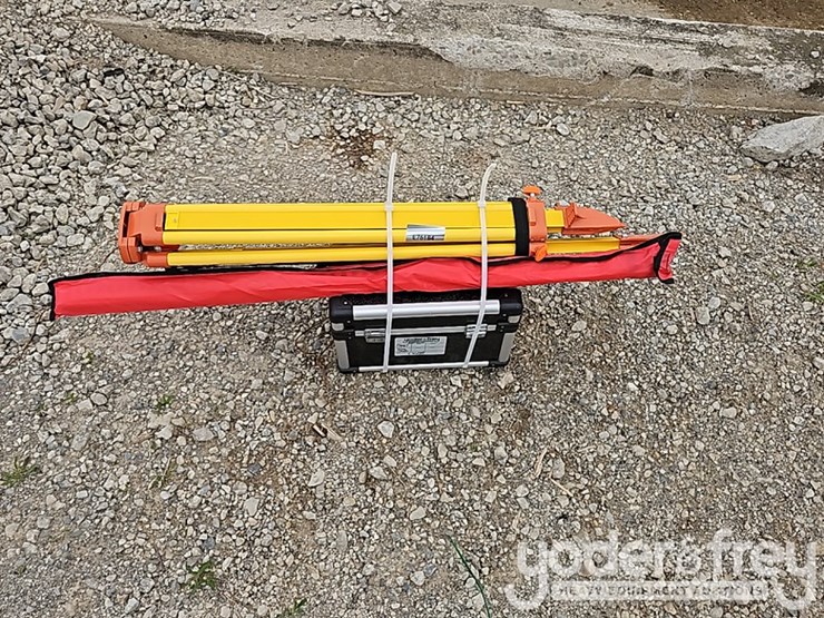 2026-sklp-laser-level,-self-levelling-rotary-laser-level-with-batteries,-receiver,-tripod,-grade-rod-image-6