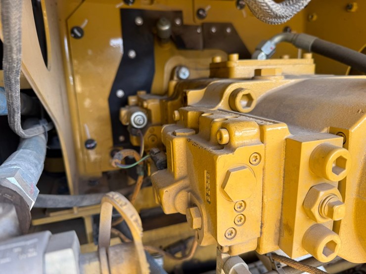caterpillar-336-image-56