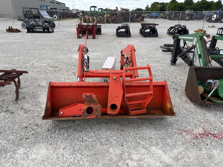 kubota-la723-image-2