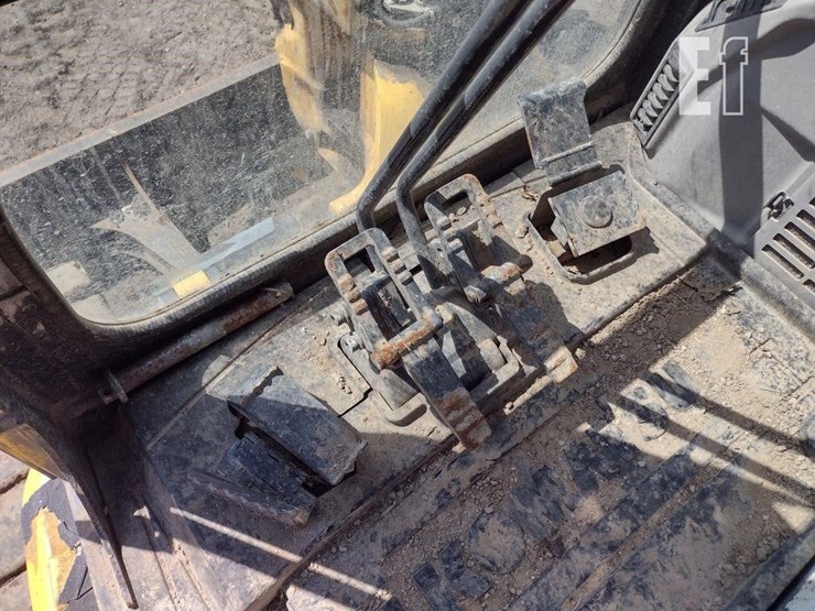 2020-komatsu-pc55mr-5-image-11