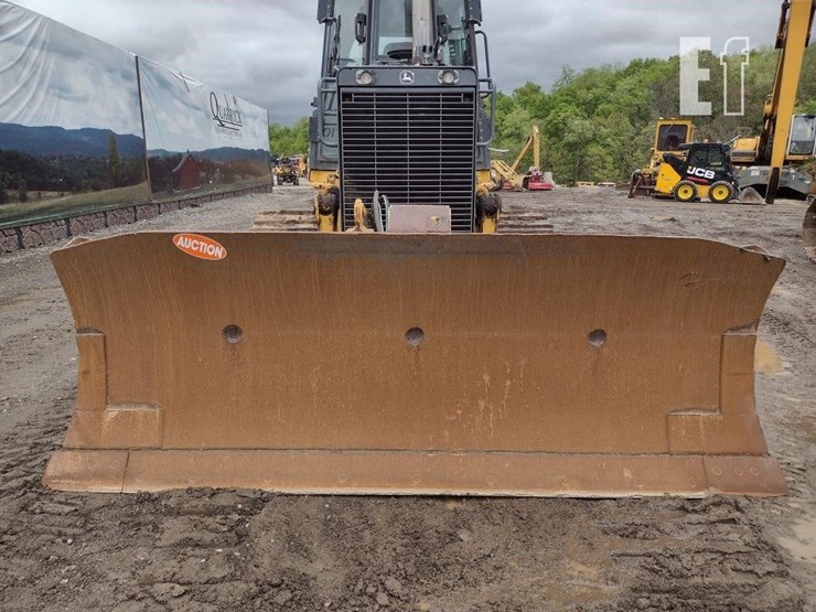 2007-deere-700j-xlt-image-21