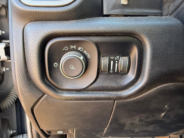 2021-dodge-2500-image-45