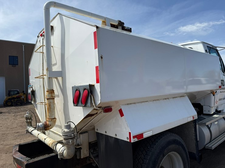 #6396-•-1997-ford-6911l-water-truck-image-39