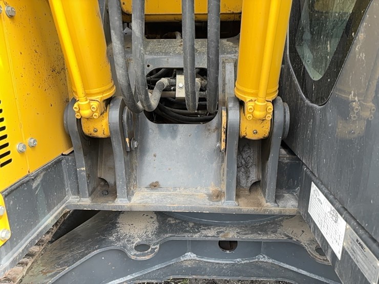 2023-kobelco-sk140sr-lc-7-image-18