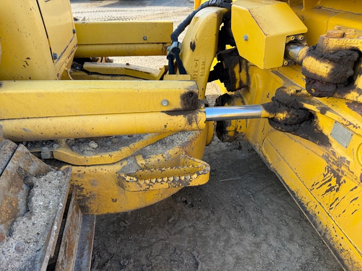 2014-komatsu-d51pxi-image-22