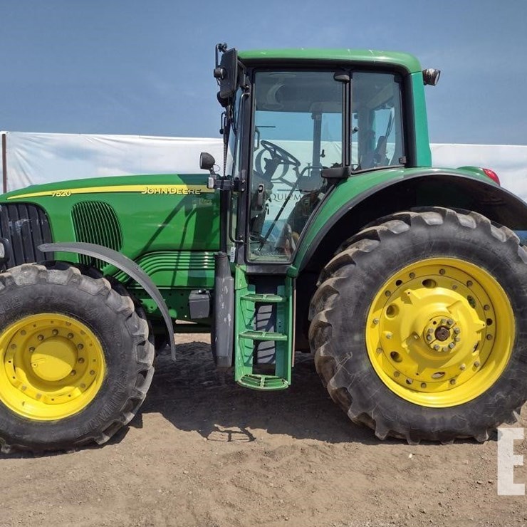 2003 JOHN DEERE 7520