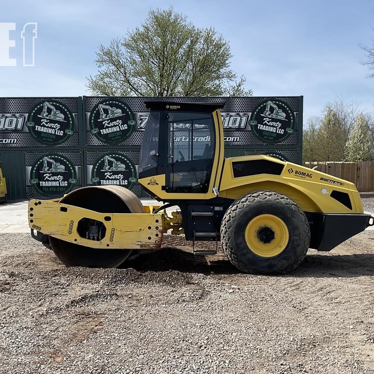 2017 BOMAG BW211D-5