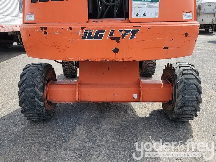 2016-jlg-400s-image-21