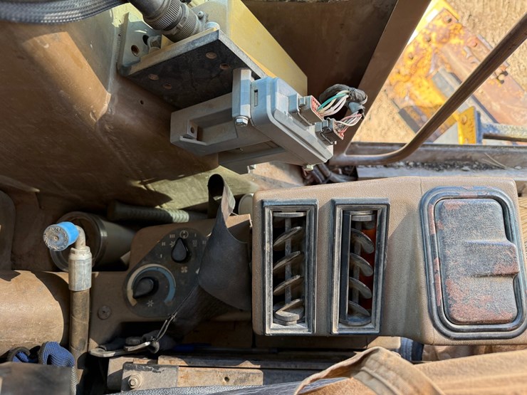 caterpillar-140g-image-81