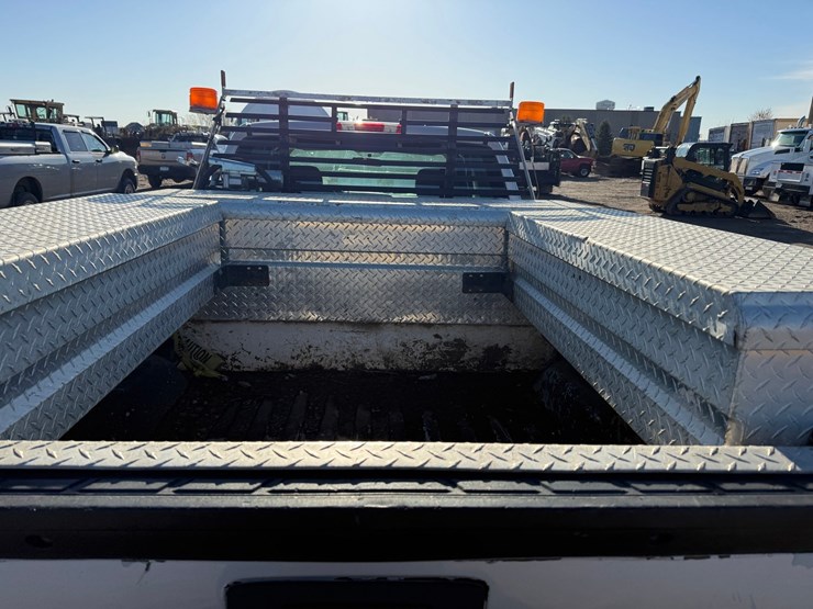 2014-chevrolet-2500-image-26