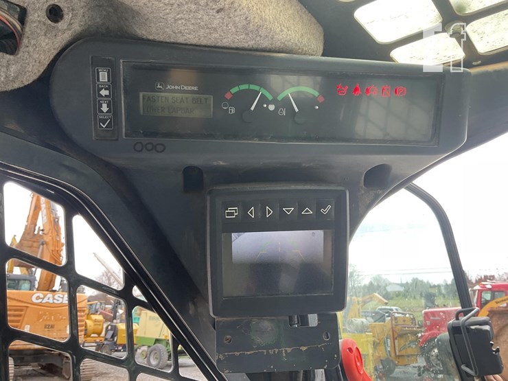 2020-deere-333g-image-16