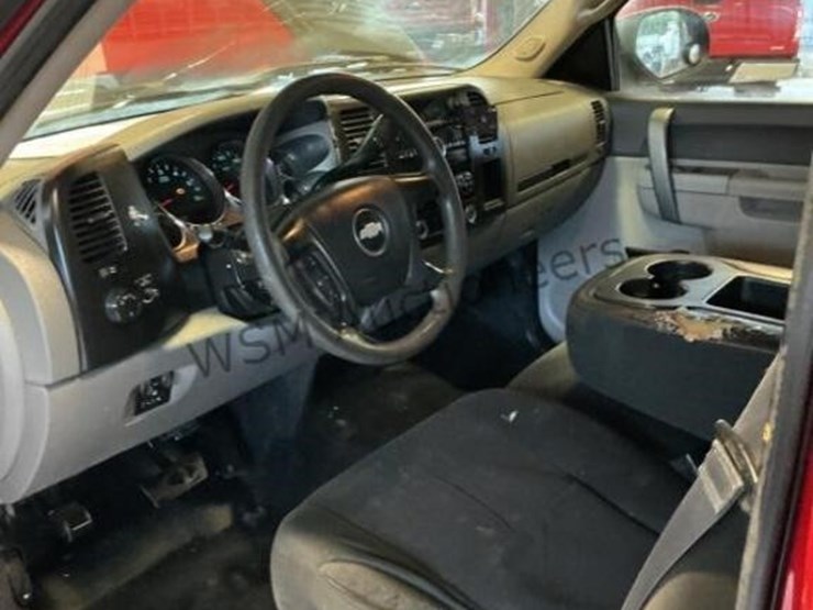 2010-chevrolet-silverado-2500hd-image-25