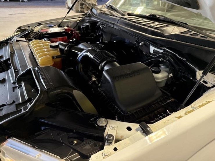 2015-ford-f150-image-12