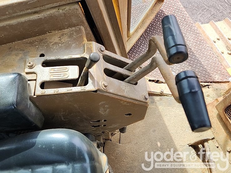 caterpillar-d6h-image-35