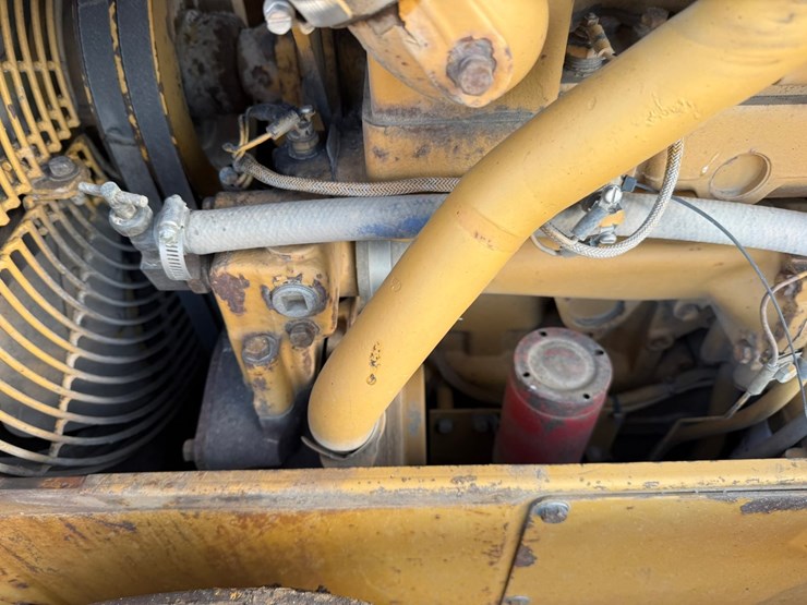 caterpillar-d4h-lgp-image-47