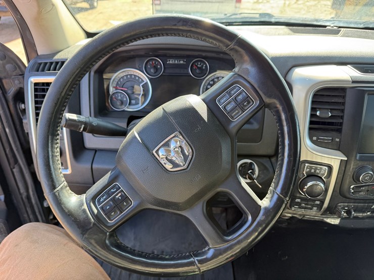 2016-dodge-1500-image-41