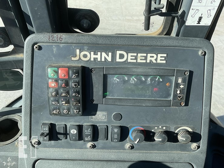 2016-deere-310sl-image-12