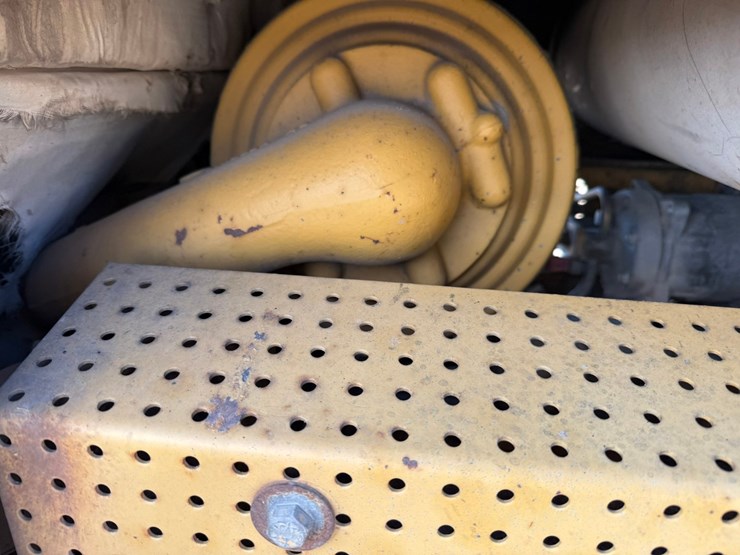 caterpillar-d4h-lgp-image-44