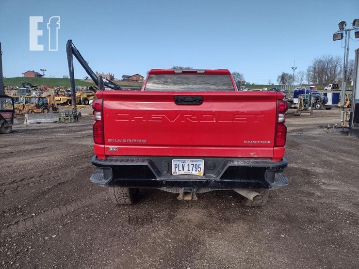2022-chevrolet-silverado-2500hd-image-4