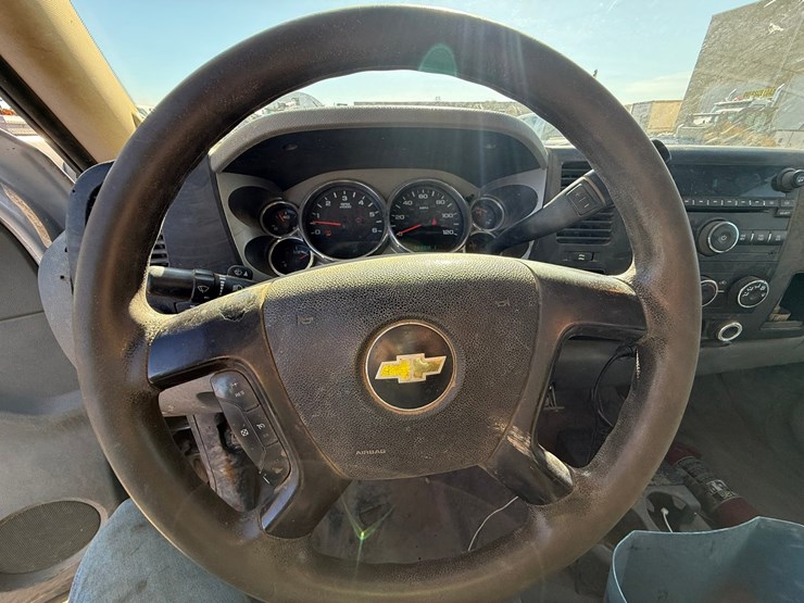 2013-chevrolet-2500-image-46